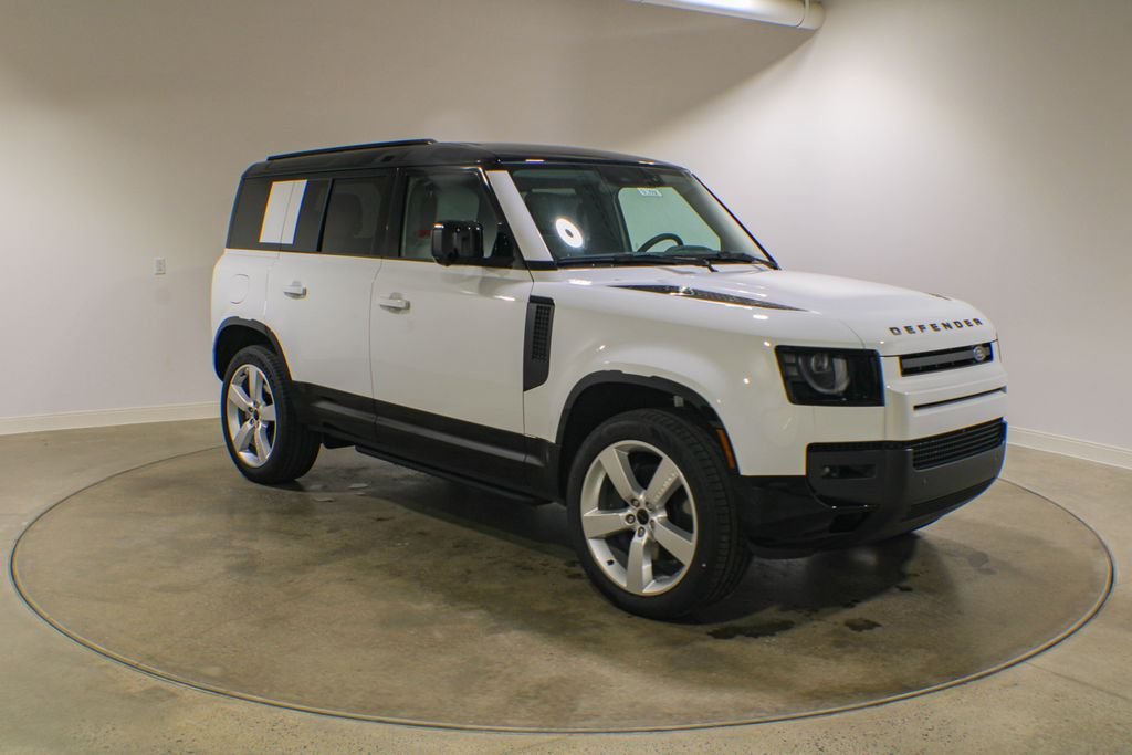 New 2026 Fuji White Land Rover X-Dynamic SE image 8