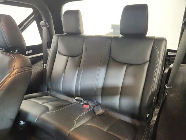 Used 2016 White Jeep Sahara image 11