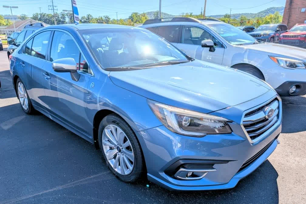 Used 2018 Heritage Blue Metallic Subaru Limited image 3