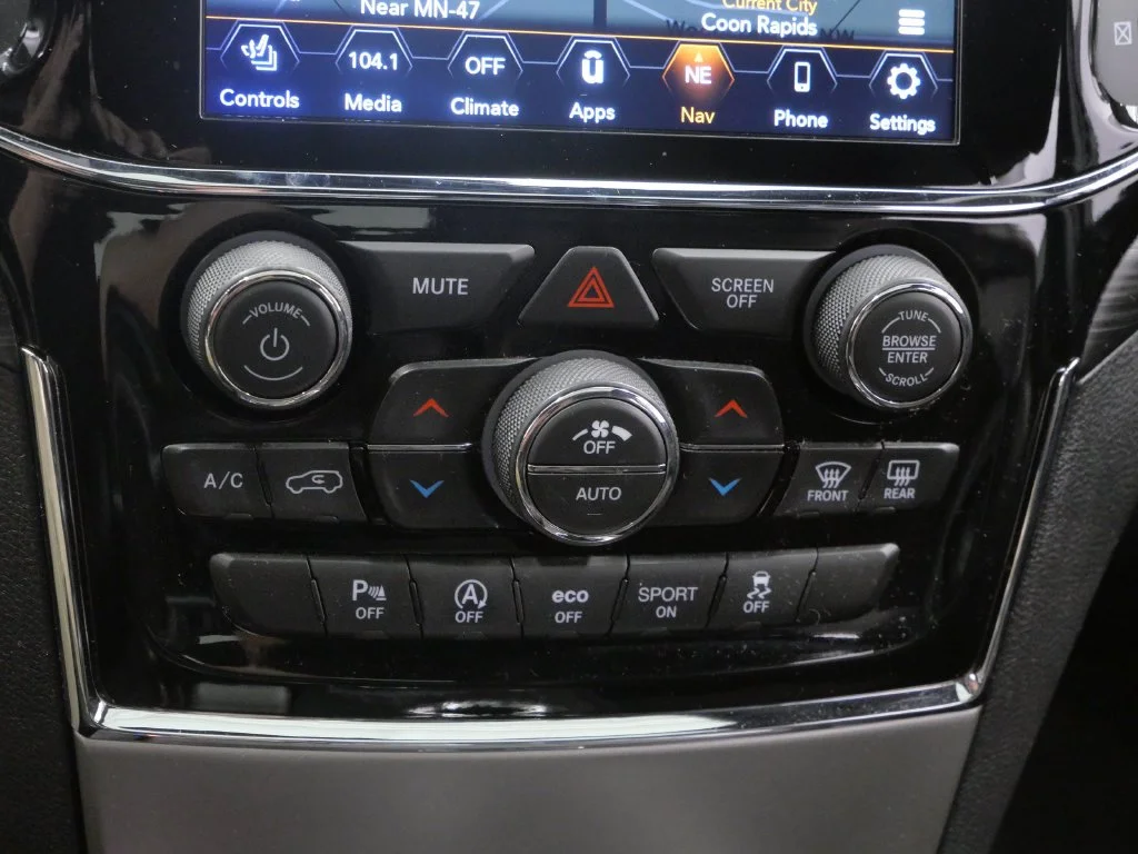 Certified Used 2020 Gray Jeep Laredo image 27