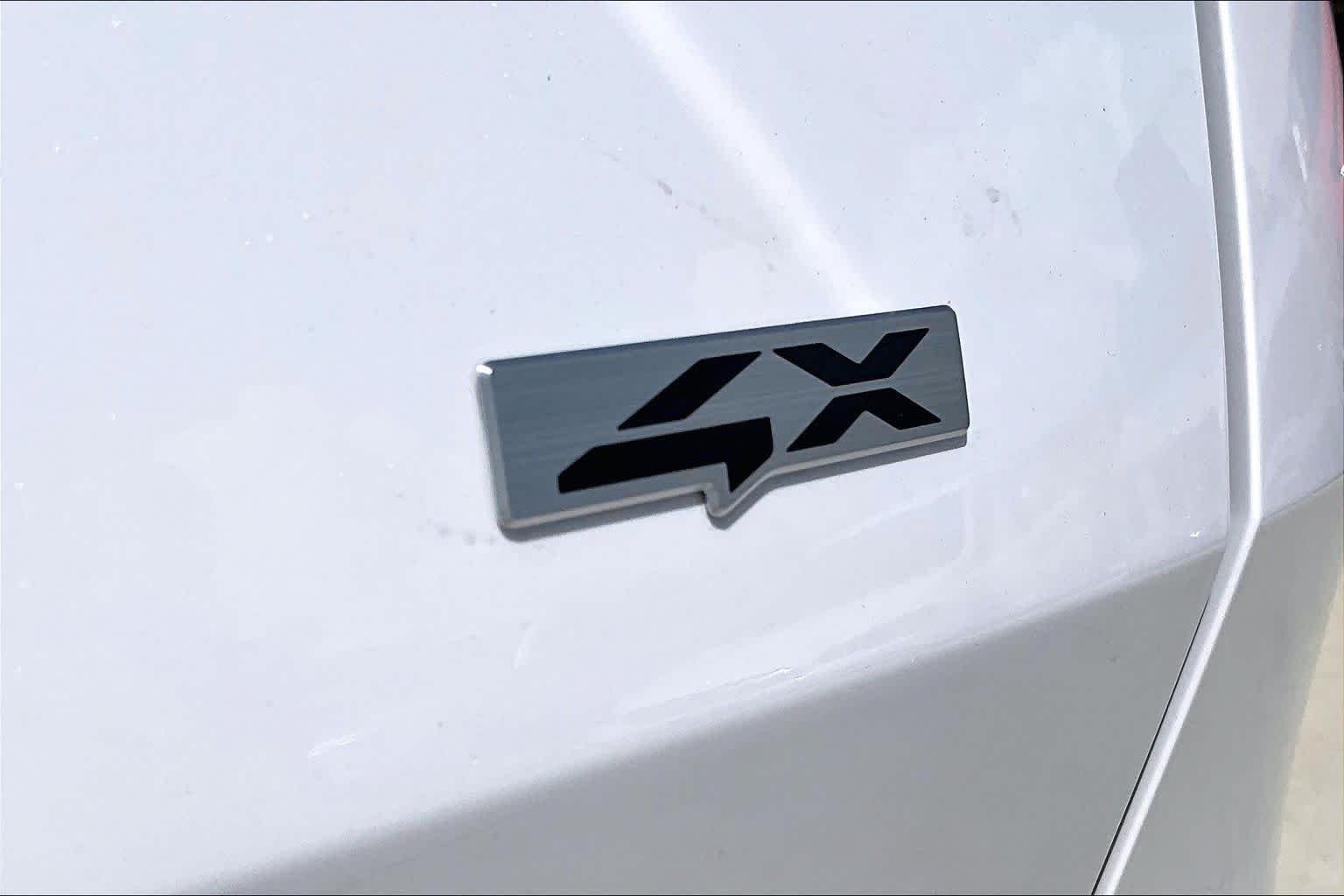 Used 2026 Glacial White Pearl Kia SX-Prestige image 10