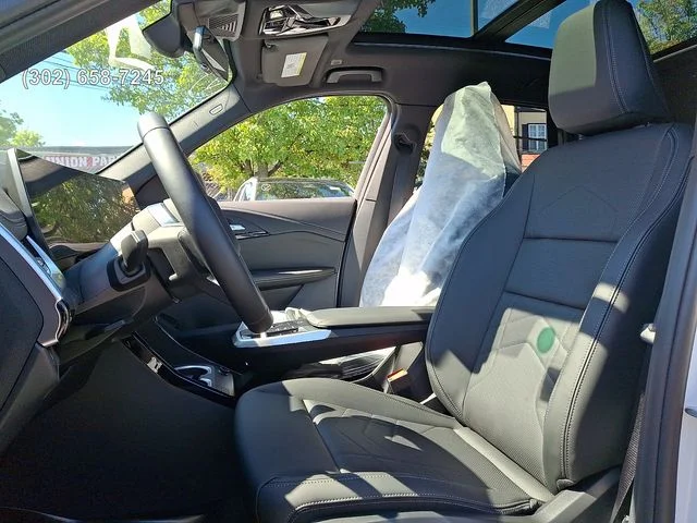 New 2026 Mineral White Metallic BMW xDrive28i image 11