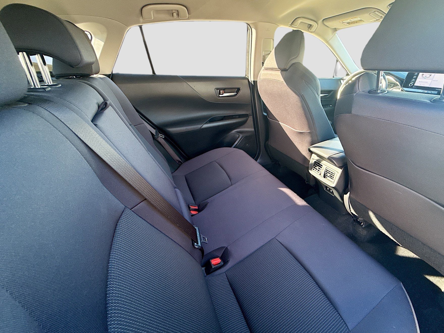 2022 Toyota Venza LE - Photo 28