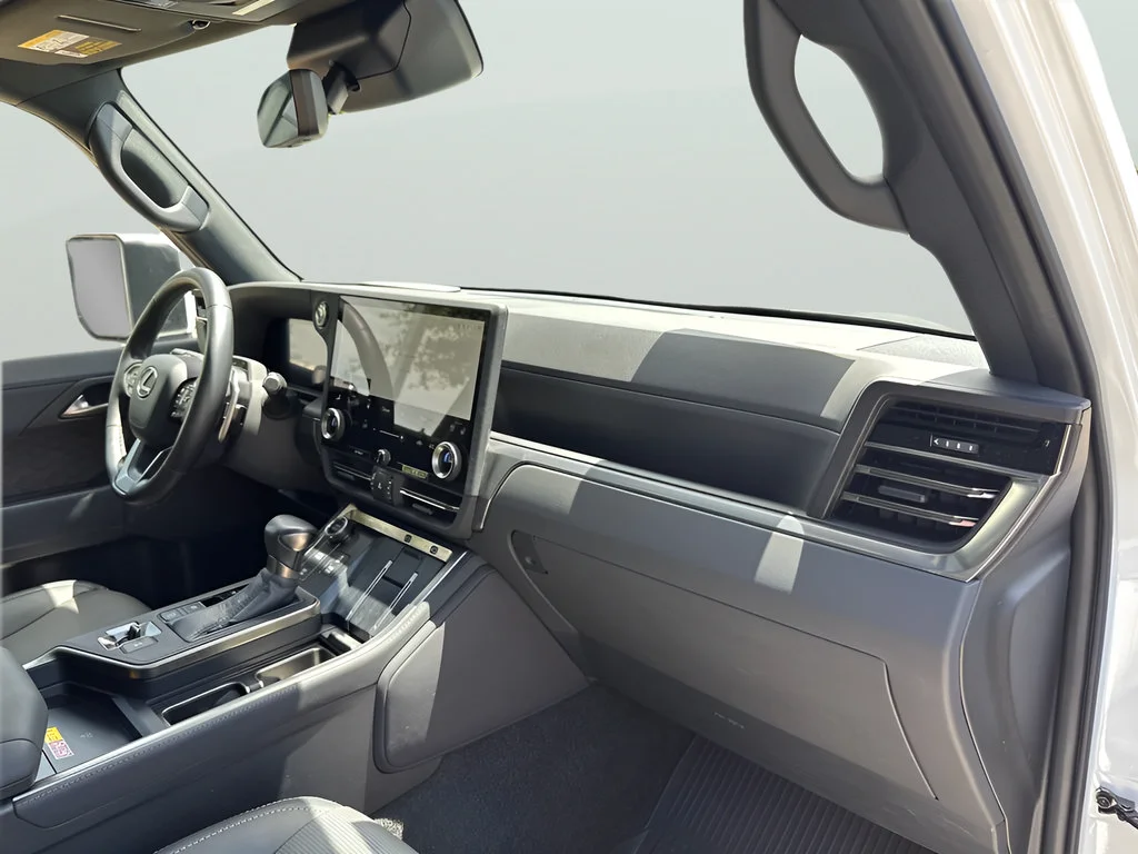 Used 2024  Lexus GX 550 Luxury image 45