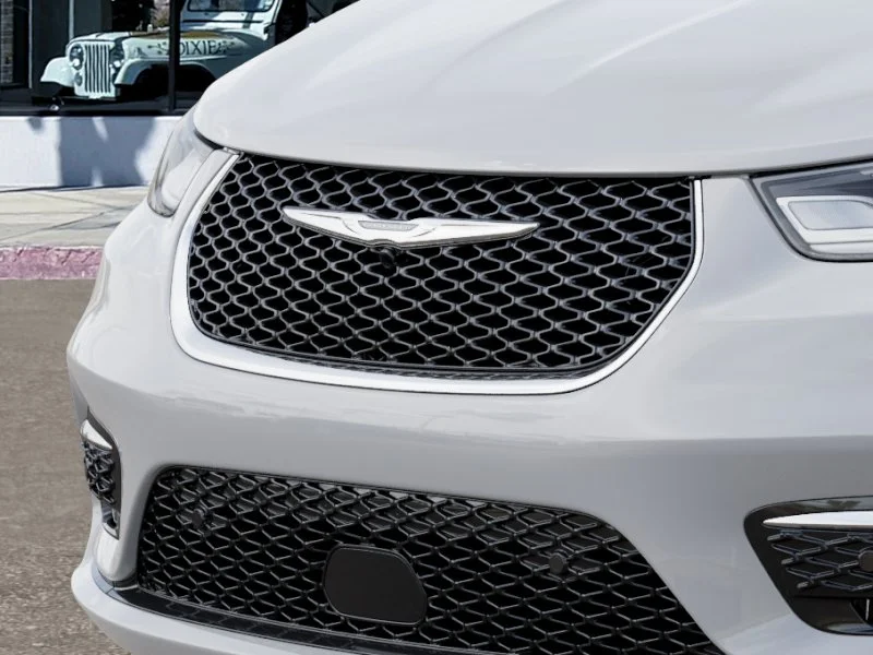New 2026 Bright White Clear-Coat Exterior Paint Chrysler Select image 37
