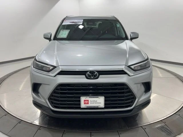 Used 2024 Silver Toyota XLE image 8
