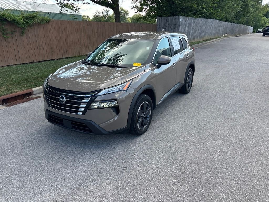 Certified Used 2025 Beige/tan Nissan SV image 1