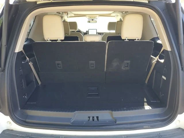 Used 2022 White Ford Platinum image 30