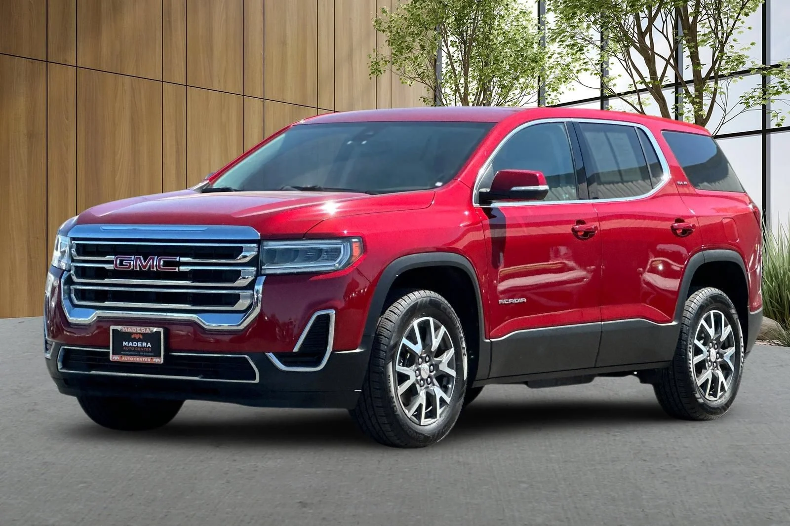 Used 2022 Cayenne Red Tintcoat GMC SLE image 8