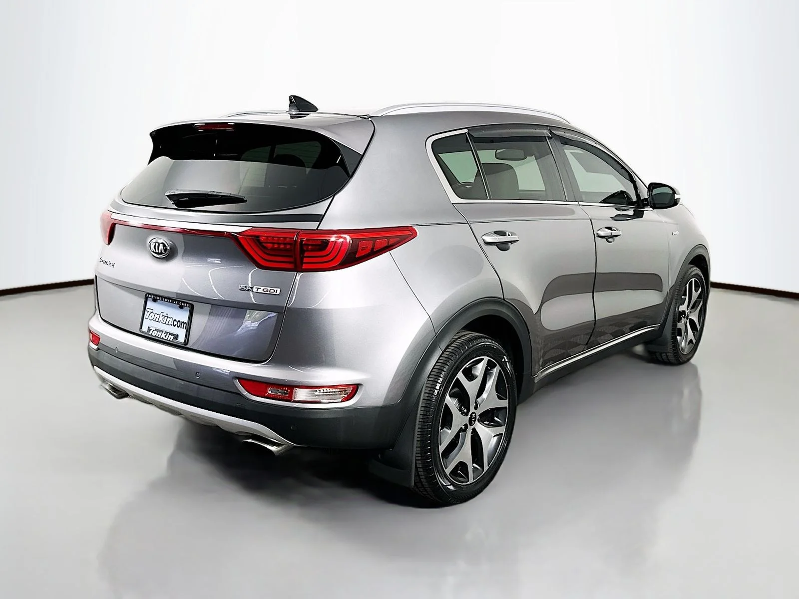 Used 2017 Mineral Silver Kia SX image 7