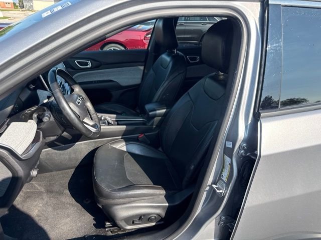 Certified Used 2023 Silver Jeep Latitude Lux image 8