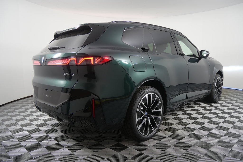New 2027 Vancouver Green Metallic BMW  image 4