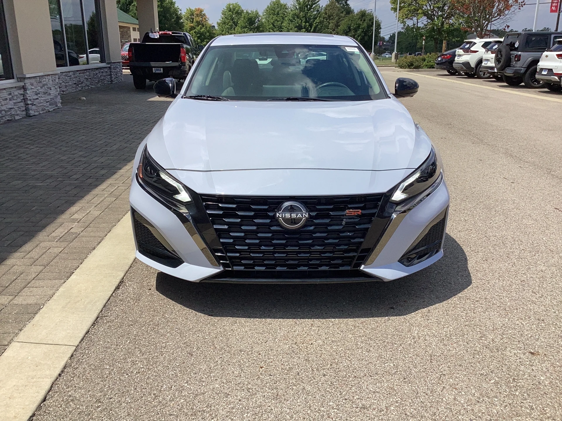 Used 2024 GRAY Nissan 2.0 SR image 10
