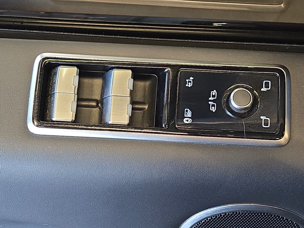Used 2020 Black Land Rover SVR image 30
