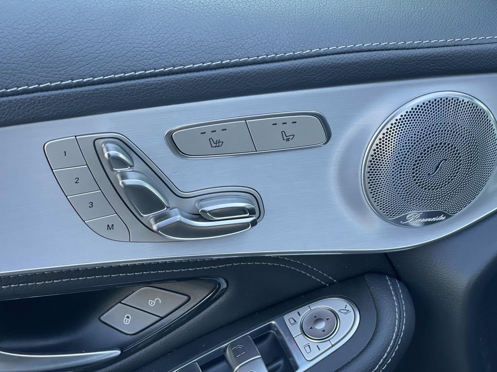 Used 2019 Black Mercedes-Benz GLC 350e image 19