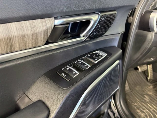 Used 2024 Black Kia SX image 23