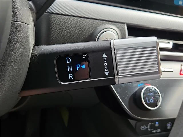 Used 2025 Black Hyundai SEL image 20