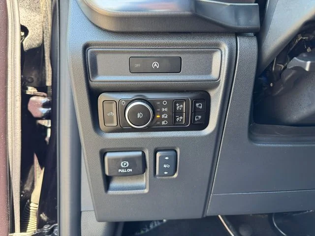 Used 2025 Agate Black Metallic Ford Lariat image 23