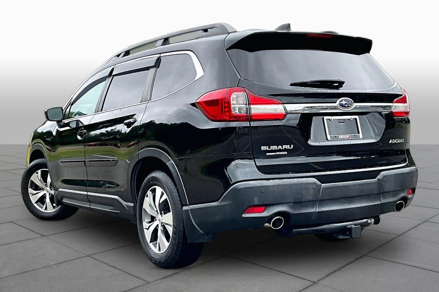Used 2019 Crystal Black Silica Subaru Premium image 12