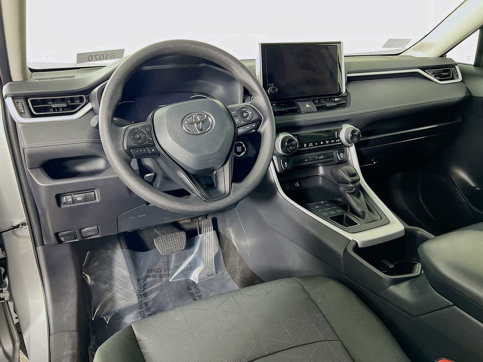 Used 2025 Silver Sky Metallic Toyota XLE image 9