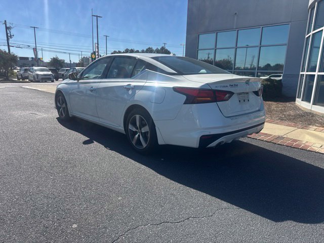 Used 2021 White Nissan 2.5 SL image 9