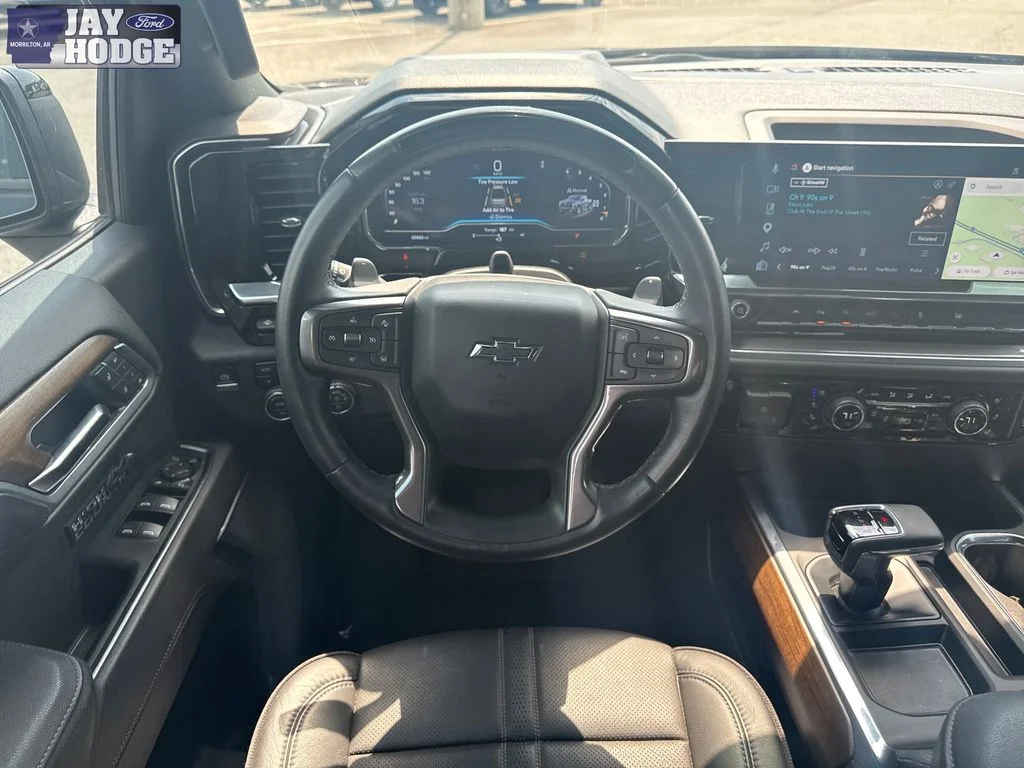 Used 2025 Black Chevrolet High Country image 21
