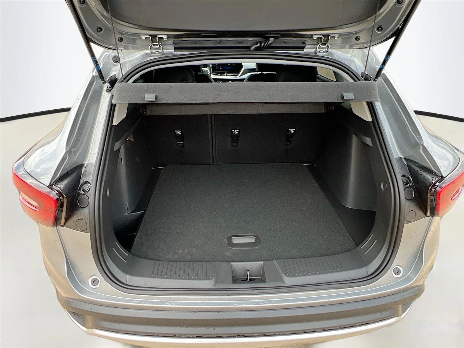 New 2026 Sterling Gray Metallic Chevrolet LT image 25