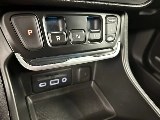 Used 2018 RED QUARTZ TINTCOAT GMC Denali image 10