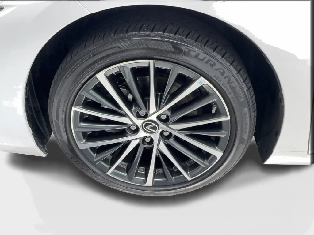 Used 2024 White Lexus 350 image 15