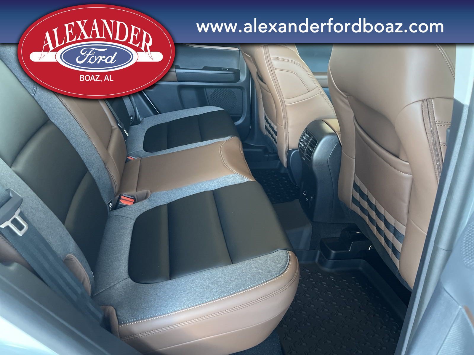 New 2024 Oxford White Ford Outer Banks® image 17