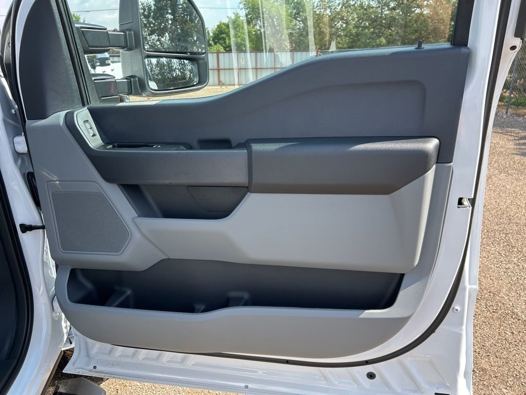 New 2026 Oxford White Ford XL image 43