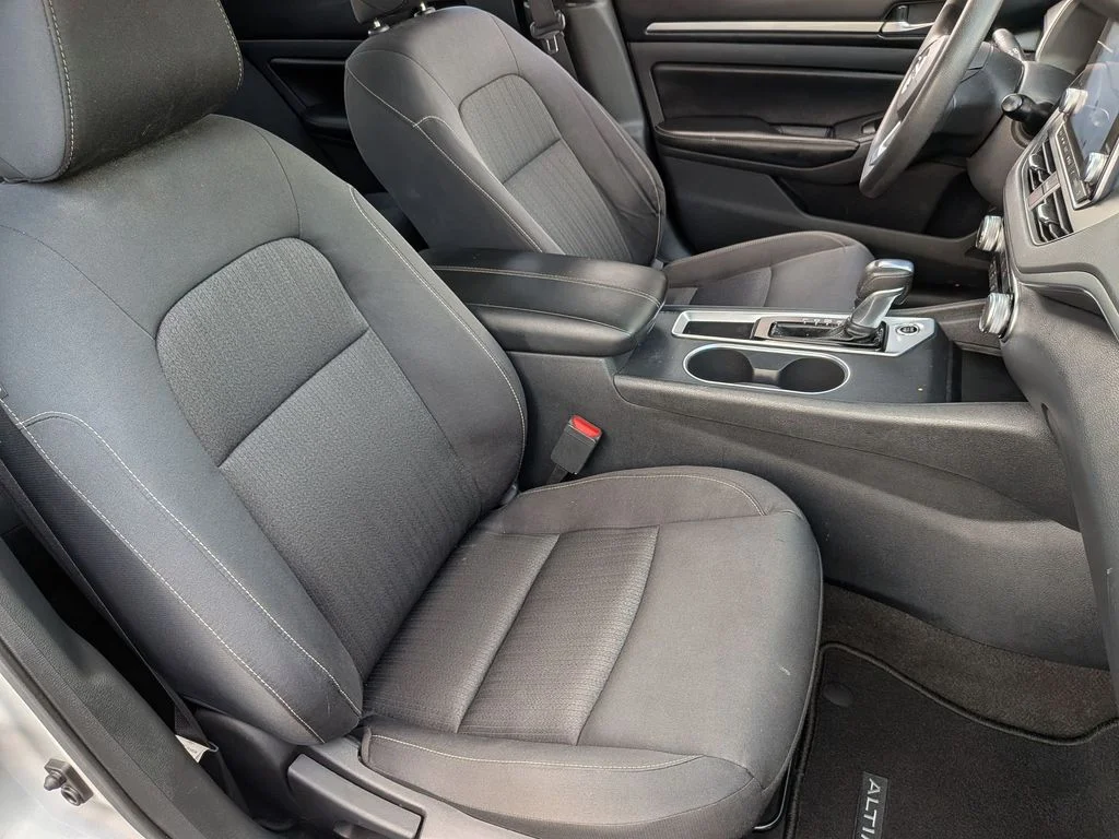 Used 2022 Silver Nissan 2.5 SV image 20