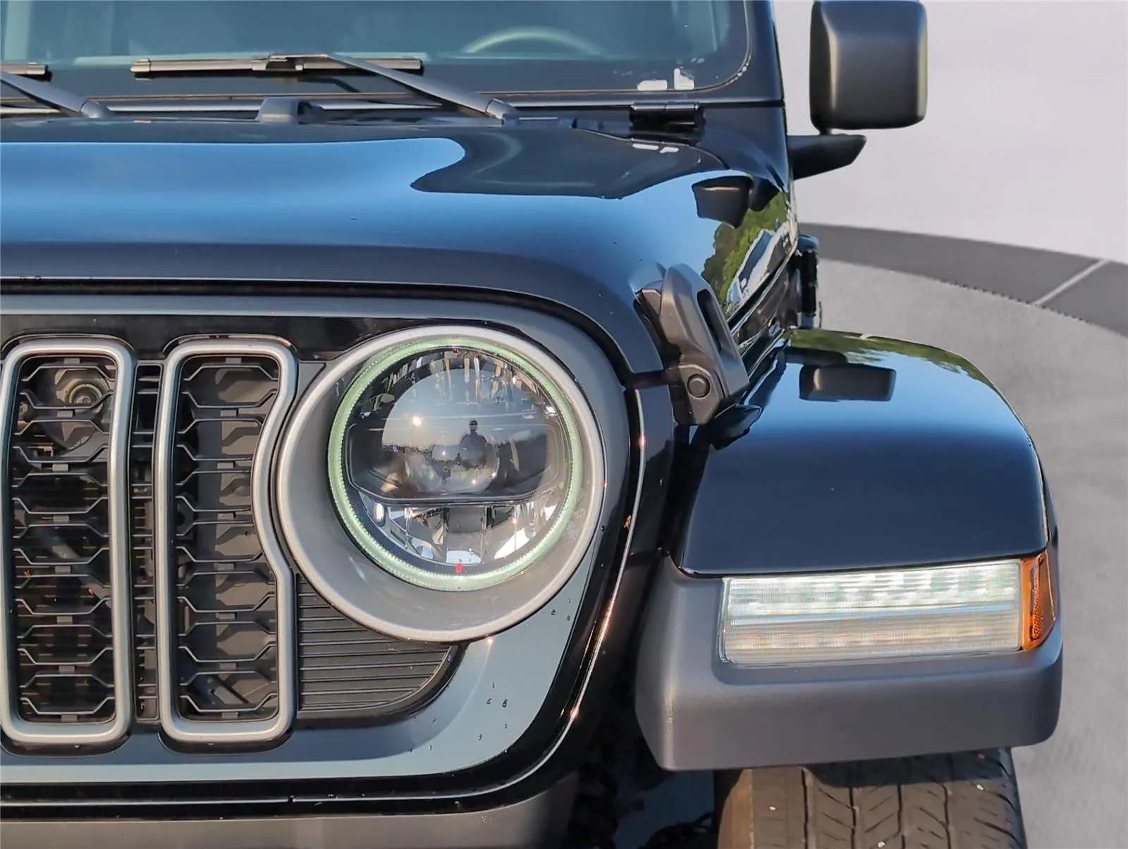 Used 2025 Black Clearcoat Jeep Sahara image 36