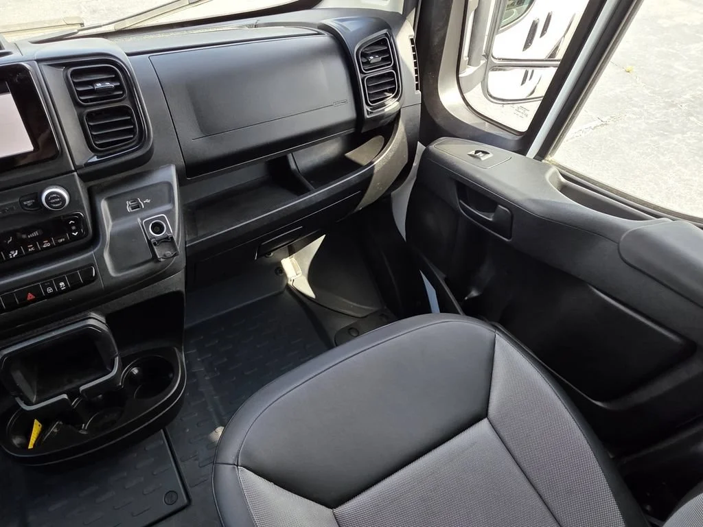Used 2023 White Ram  image 16
