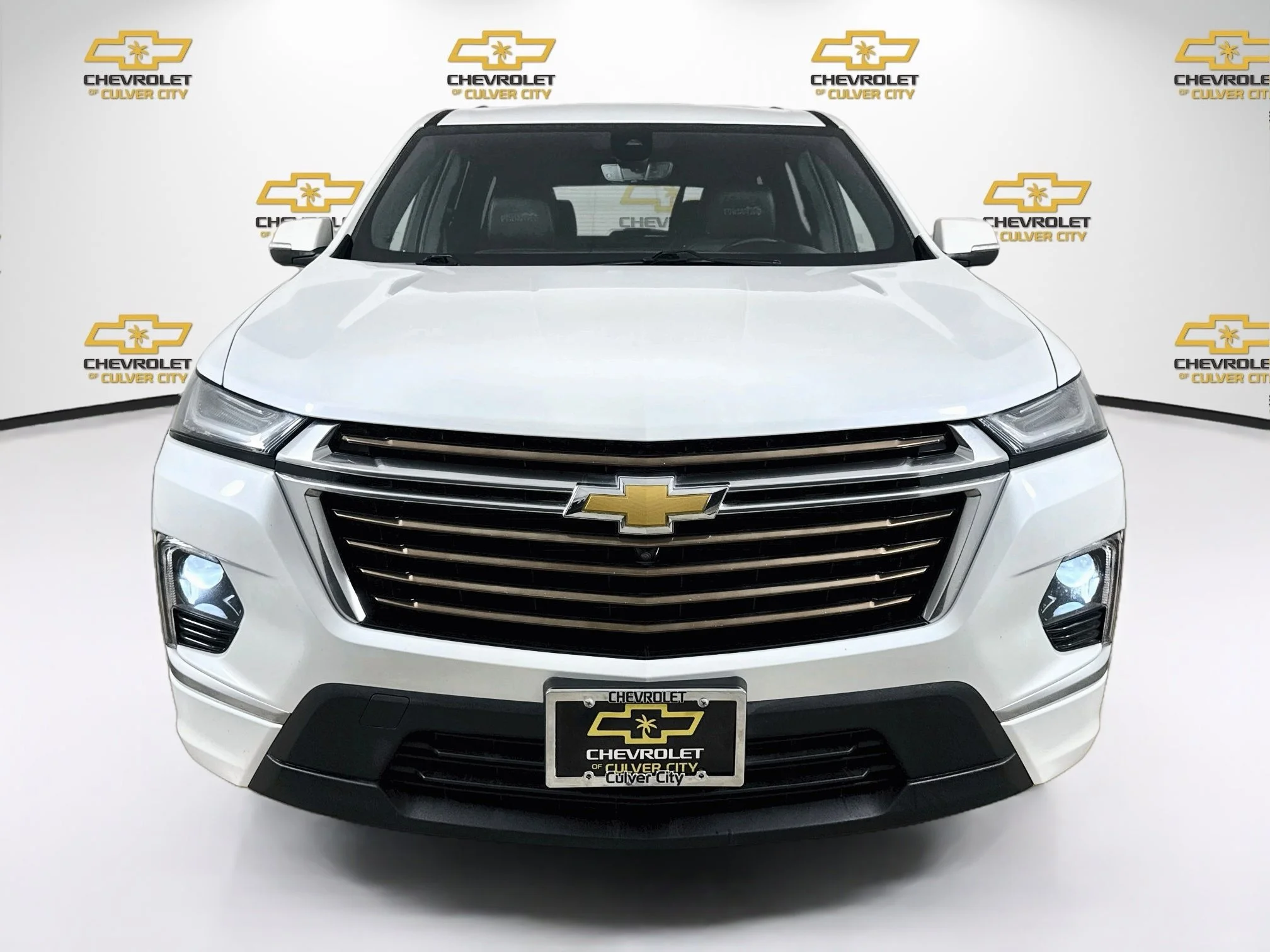 Used 2023 IRIDESCENT PEARL TRICOAT Chevrolet High Country image 2