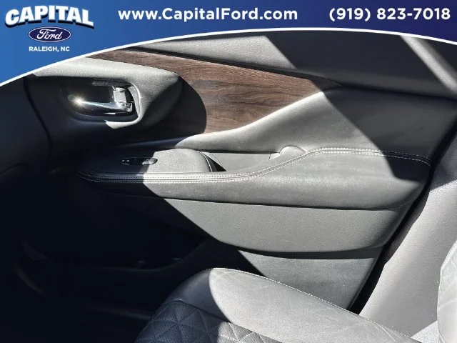 Used 2021 White Nissan Platinum image 29