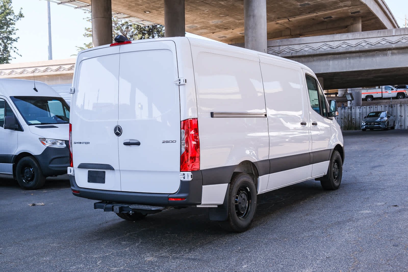 New 2026 Arctic+White Mercedes-Benz Cargo 144 WB  RWD 2.0L 4-Cylinder image 4