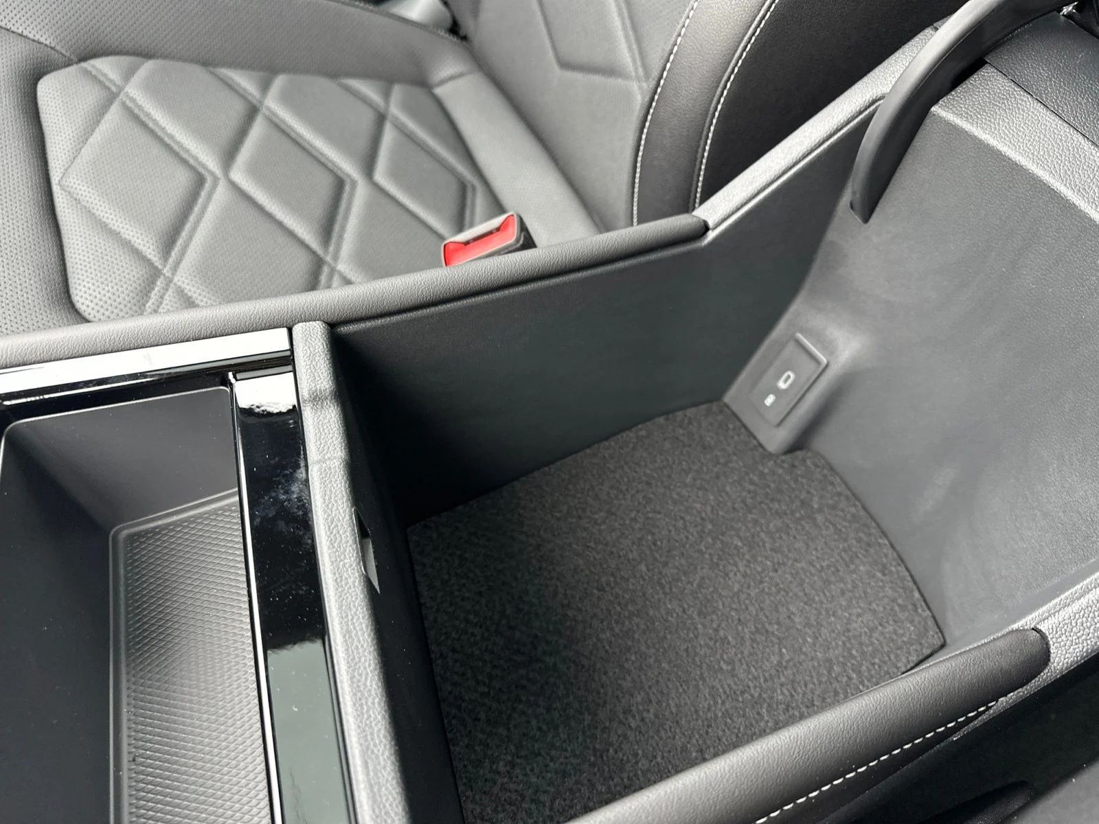 New 2026 Black Volkswagen 2.0T SE w/Technology image 62