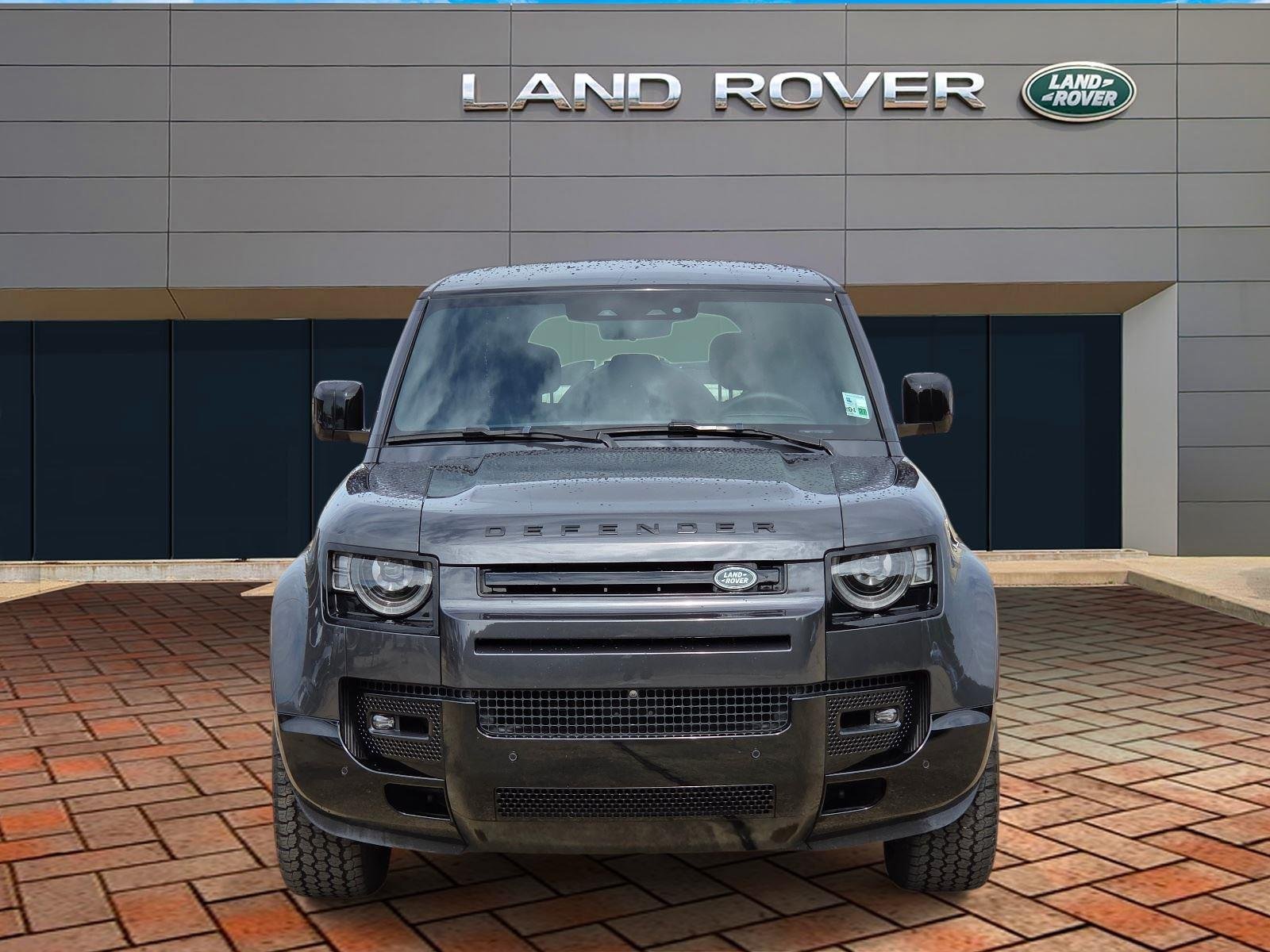 Used 2025 Carpathian Grey Premium Metallic Land Rover V8 image 2