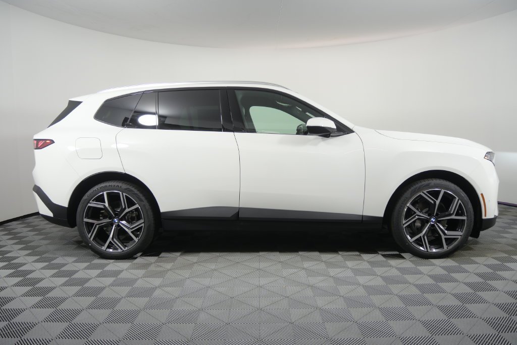 New 2027 Alpine White BMW  image 3