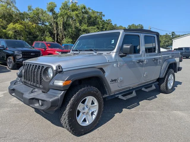 Used 2020 Silver Jeep Sport image 8