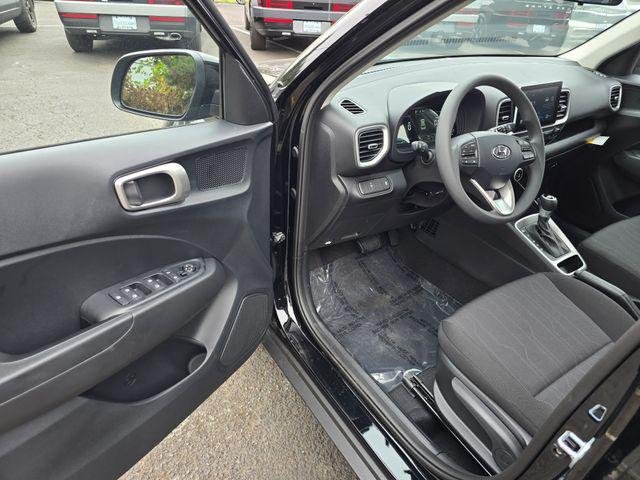 New 2026 Onyx Black Hyundai SE image 19