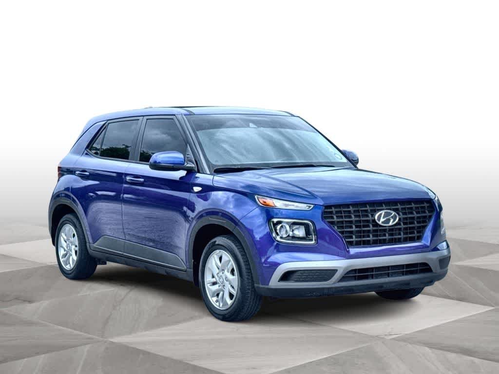 Used 2021 Intense Blue Hyundai SE image 2