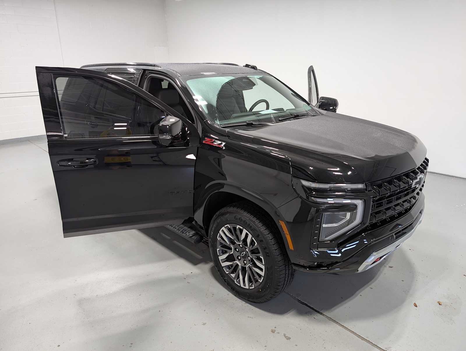 2025 Chevrolet Tahoe Z71 - Photo 17