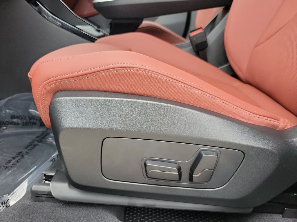New 2026 Black Sapphire Metallic BMW xDrive28i image 15