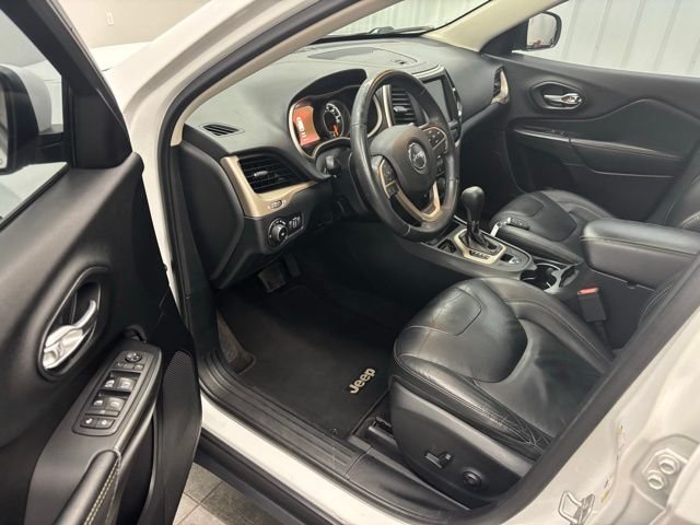 Used 2016 White Jeep Limited image 13