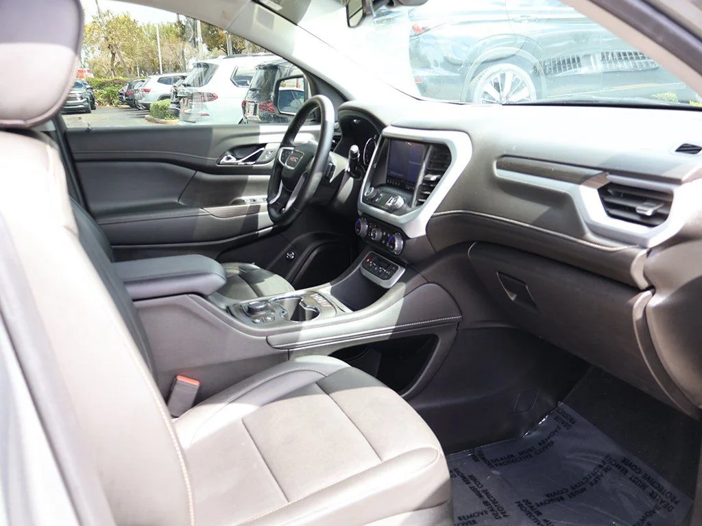 Used 2023 Silver GMC SLT image 28