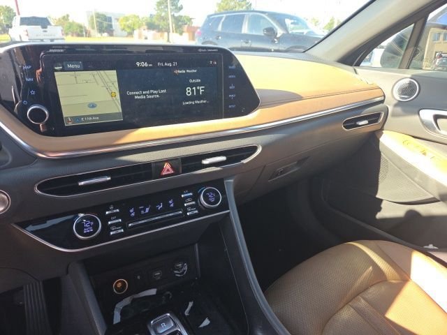 Used 2021 Quartz Hyundai Limited image 6