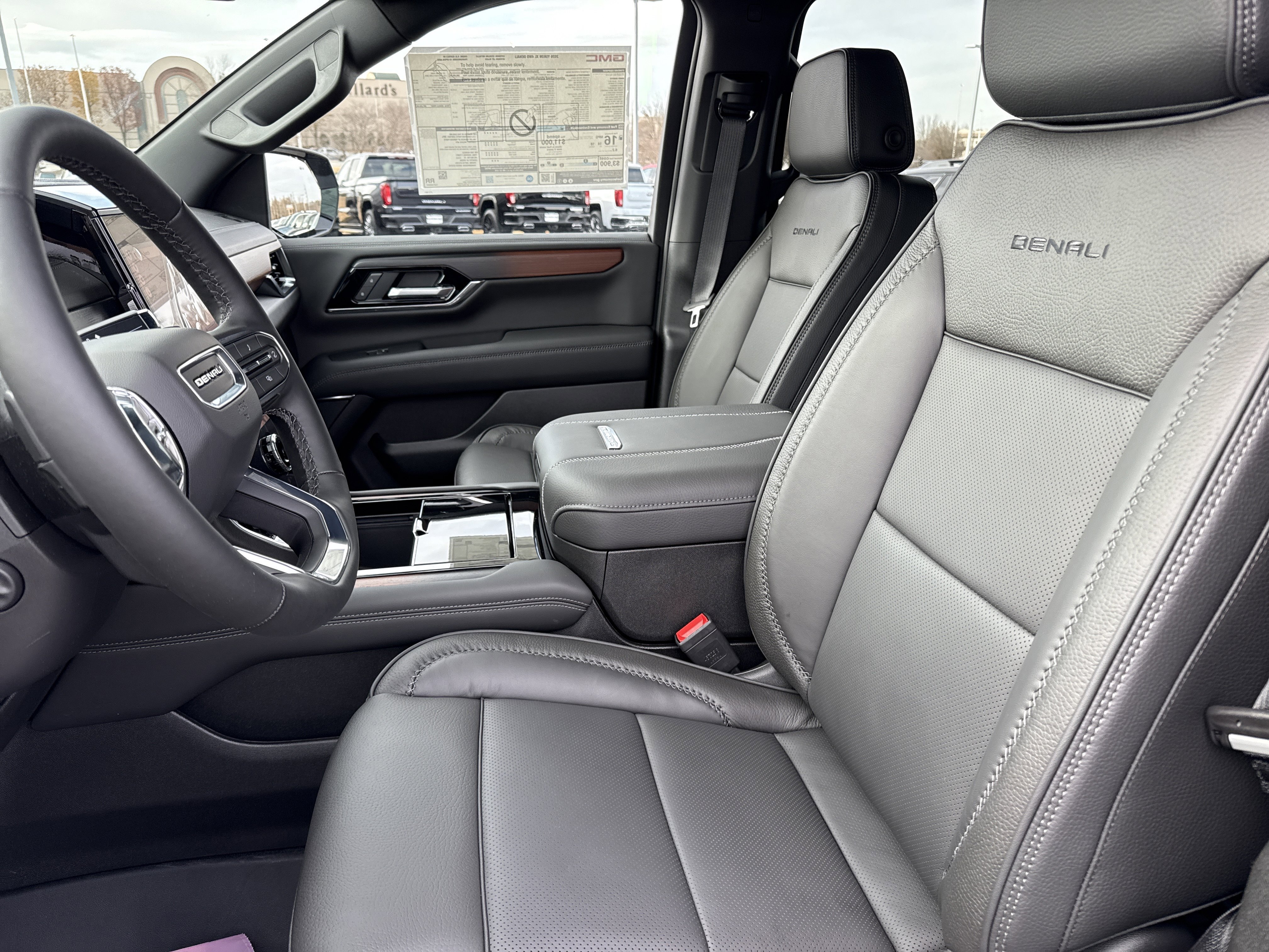 2026 GMC Yukon XL Denali - Photo 5