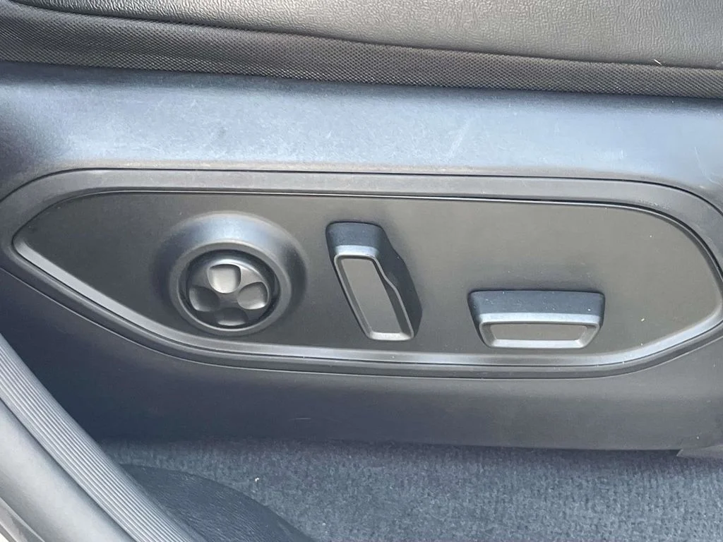 Used 2022 Gray Jeep Limited image 16